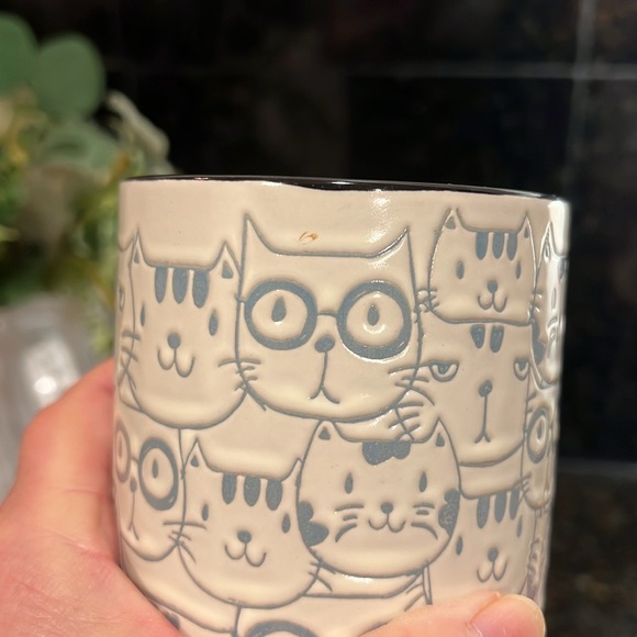 Cat Face Embossed Mug - Picture 9 of 10